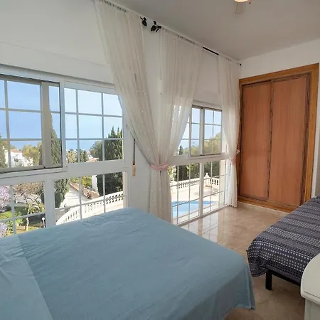 Tres Palmeras Menyber Villa *