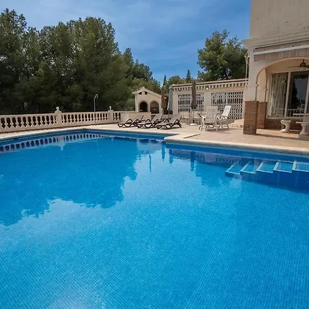 Tres Palmeras Menyber Villa *