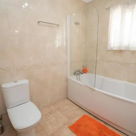 Tres Palmeras Menyber Villa *